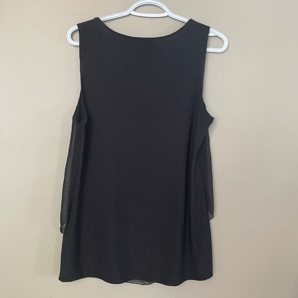 SOLD 2/$20๐ฅณ Black beaded tank - Picture 2 of 4